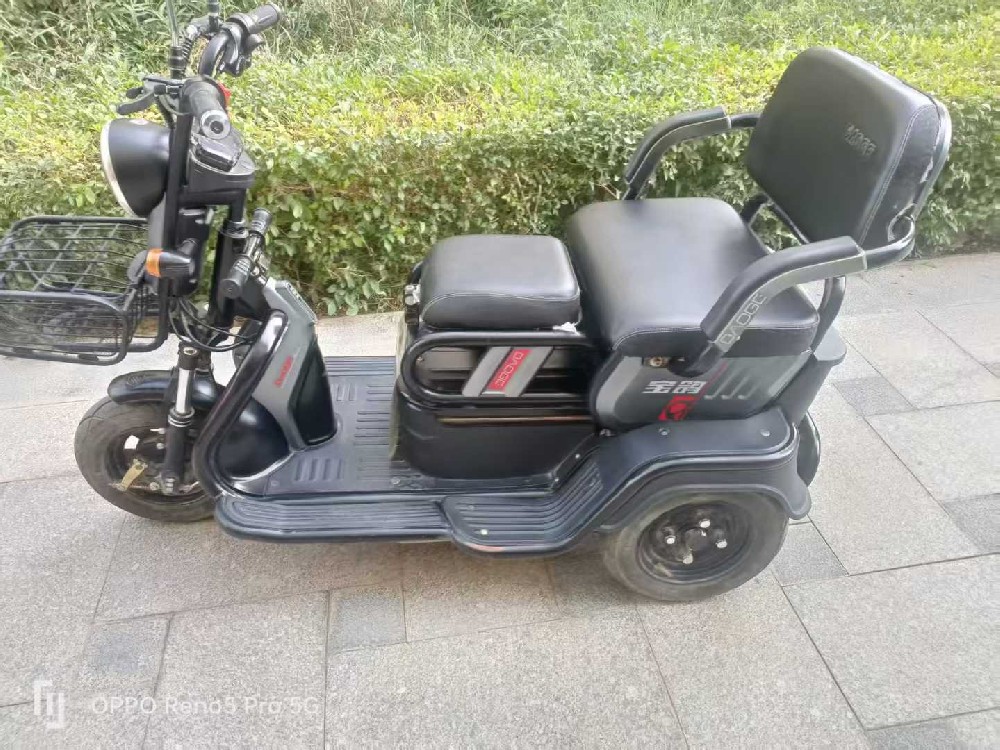 时尚休闲运动鞋