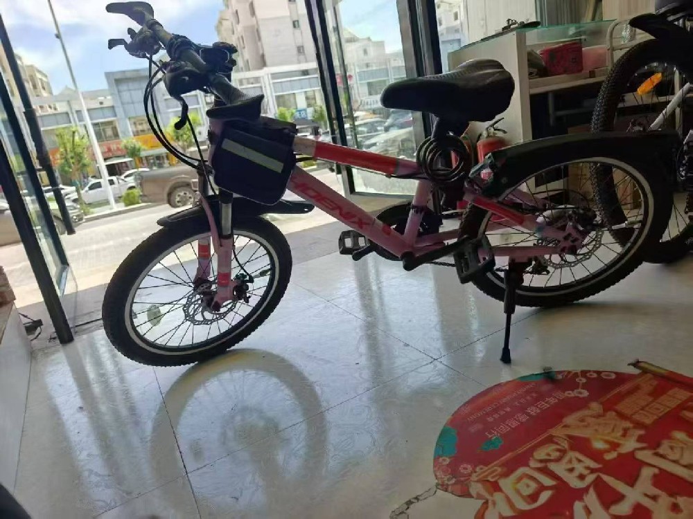 时尚休闲运动鞋